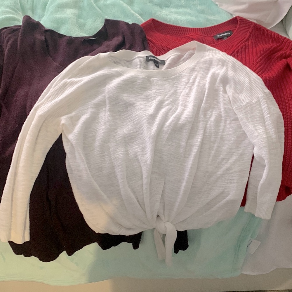 Express sweater bundle size Small